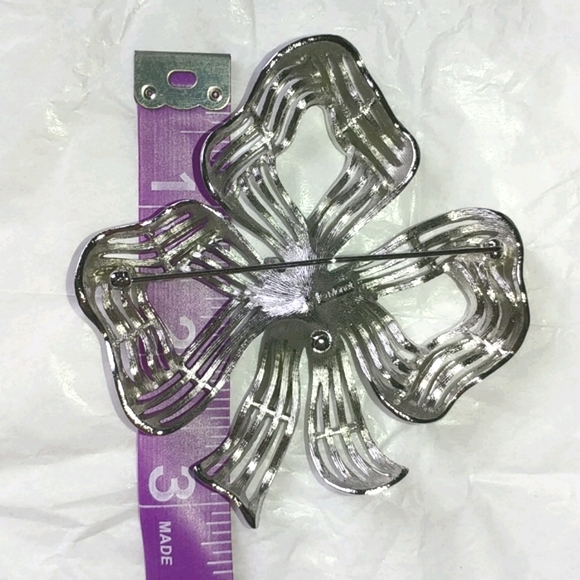 MONET OPENWORK BOW PIN BROOCH - SILVERTONE 3" HIGH - Picture 3 of 5